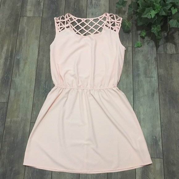 JustFab Dresses & Skirts - 🎉 HP JUSTFAB pink cutout dress size large